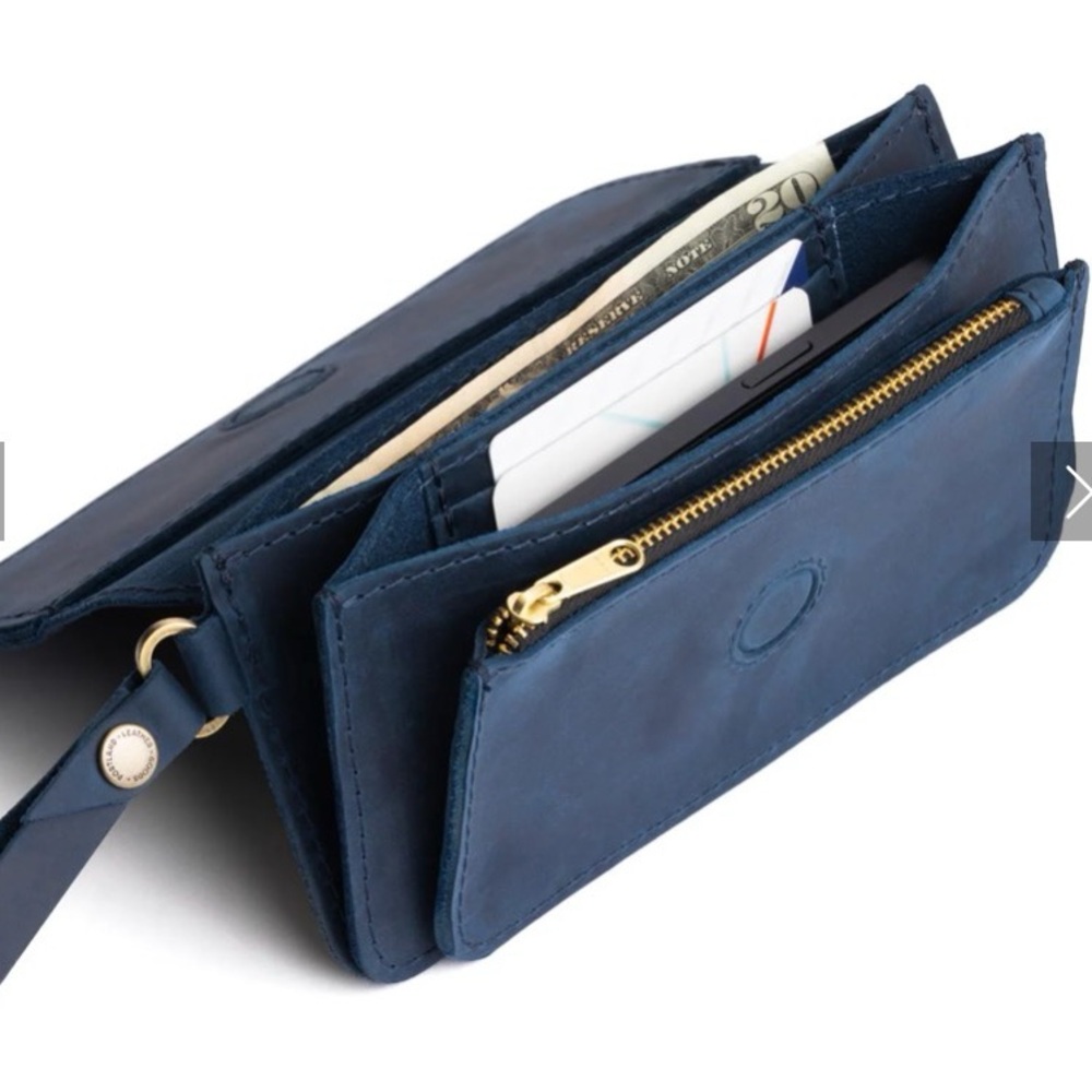 PORTLAND LEATHER LILY WRISTLET “deep water” NWOT